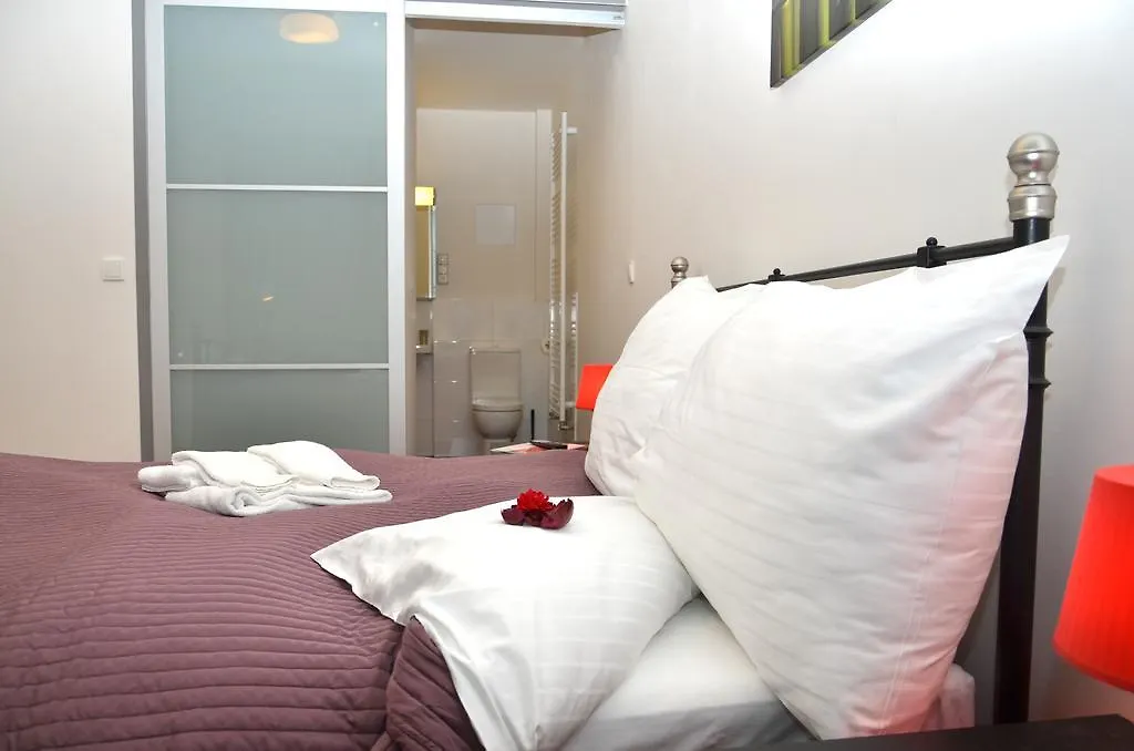 Prague City Center Apartments 0*,